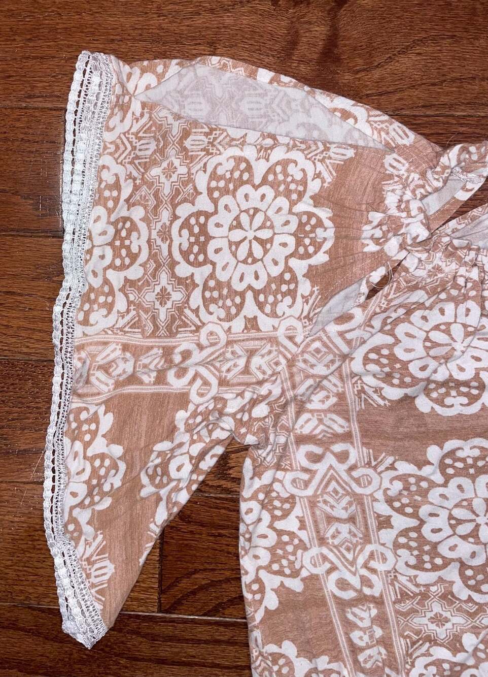 Y2K Boho Coquette Floral Lace Flutter Sleeve Peasant Top - Picture 6 of 8
